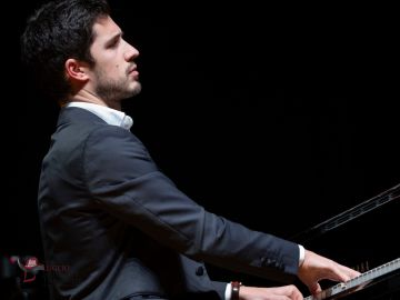 Festa di Natale con il pianista Francesco Parrino.